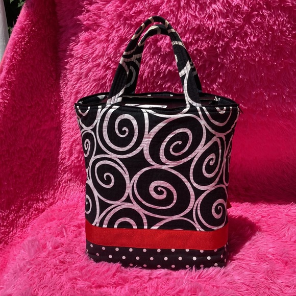Cheerful funky quilted zipper tote red/black/white w/bow. - Picture 3 of 8